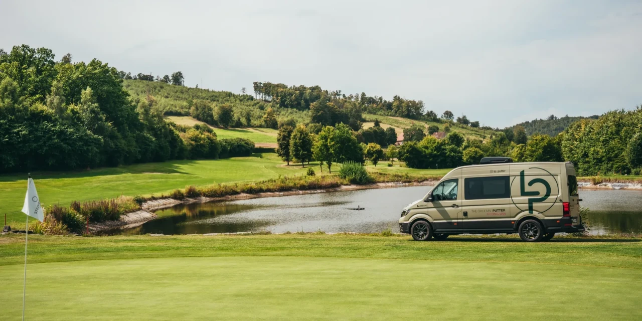 LP-Putter Van auf dem Golfplatz