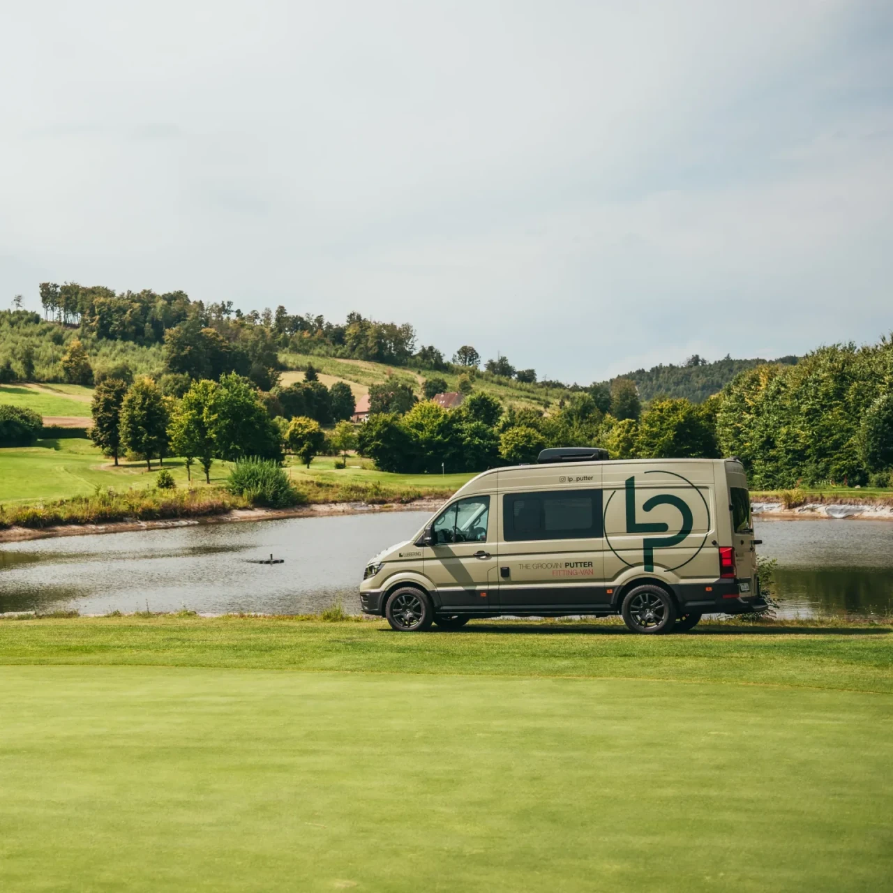 LP-Putter Van auf dem Golfplatz